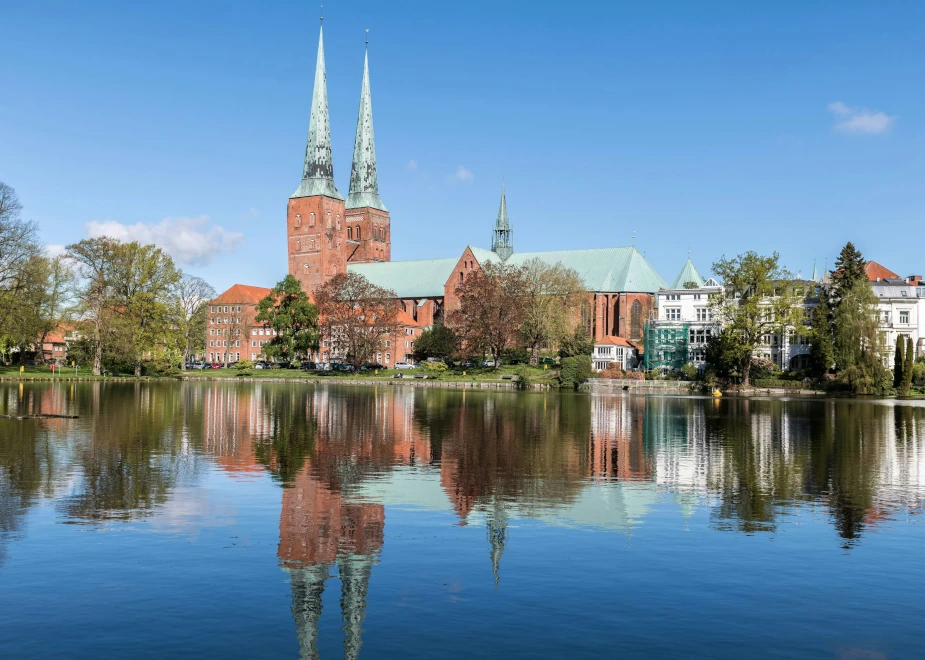 Hansestadt Lübeck vom Wasser aus fotografiert